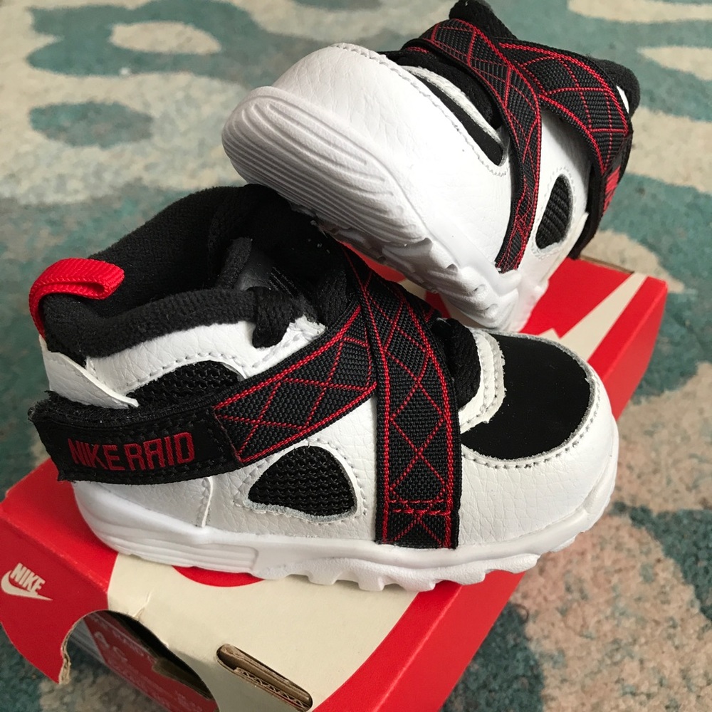 Sold-Nike Raid baby sneakers never worn!